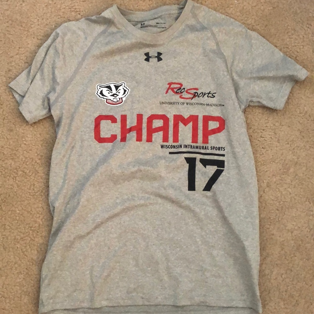 UNDER ARMOR Wisconsin Intramural Shirt